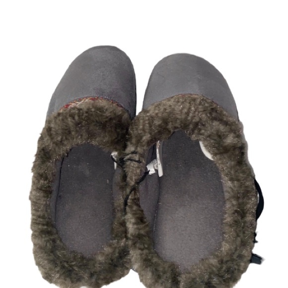 NEW!! Isotoner Enhanced Heel Cushion Slippers/ shoes, very comfy and stylish - Picture 3 of 14
